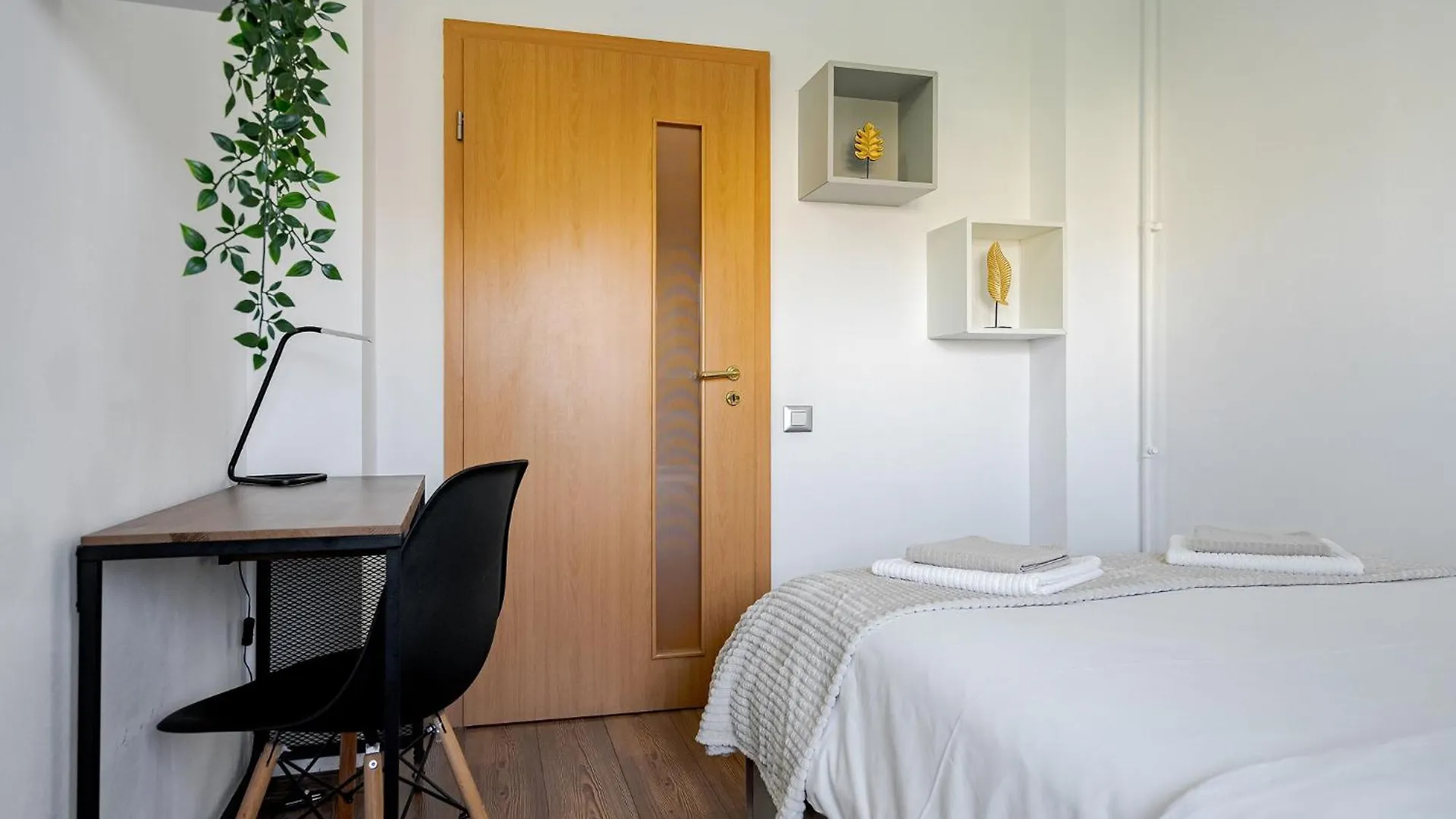 Old City Center River View-4Br-Parliament-Metro-Park Bükreş 0*,
