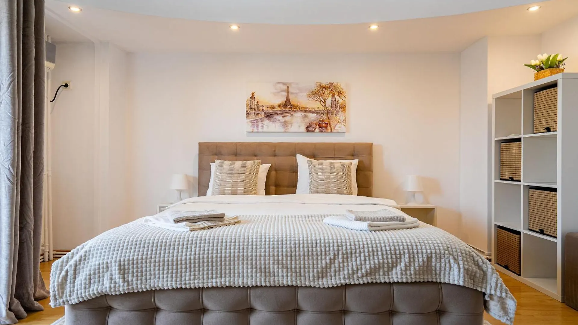 Old City Center River View-4Br-Parliament-Metro-Park Bükreş
