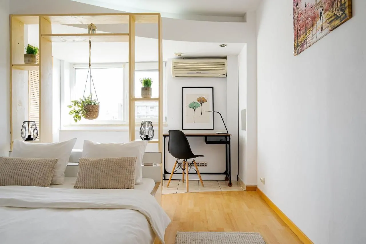 Old City Center River View-4Br-Parliament-Metro-Park Bukareszt 0*,