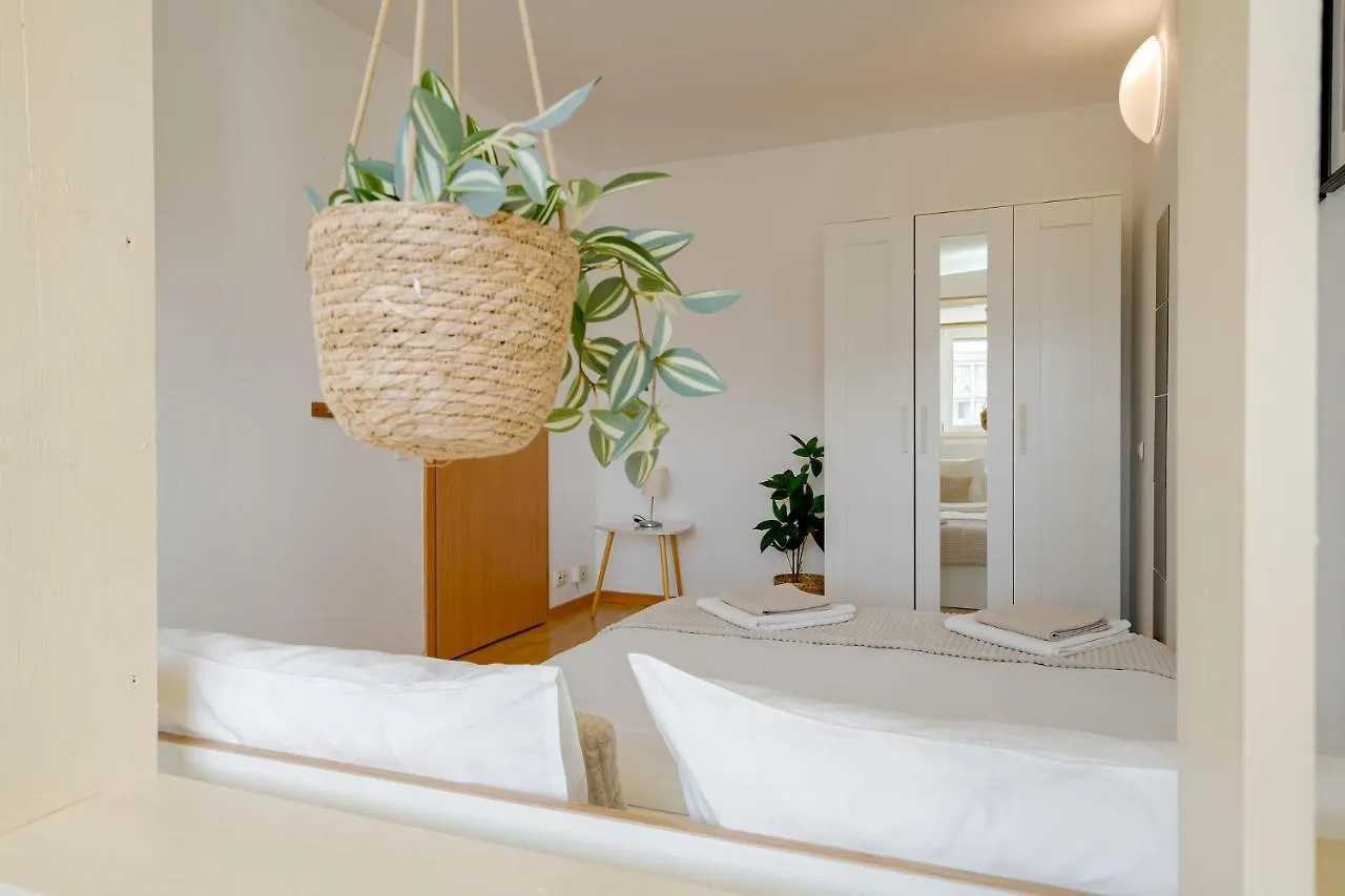 Old City Center River View-4Br-Parliament-Metro-Park Bukareszt